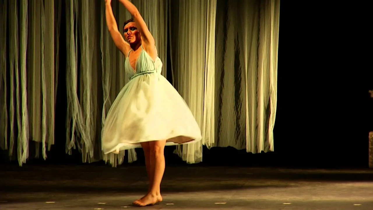 Fotograma de La Mer Enchantée, desfile de Silvia Soler